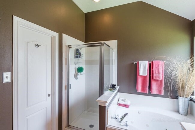 Building Photo - 23915 Elden Hills Ct