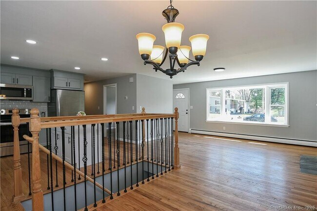 Building Photo - 10 N Cobblers Ct