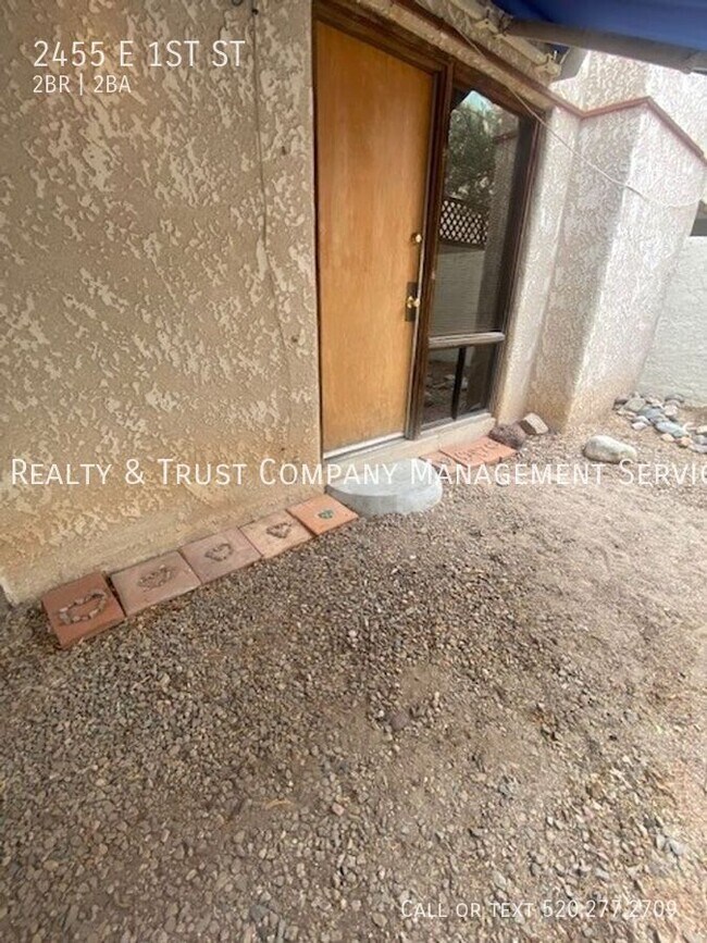 Building Photo - 2455 E 1st St