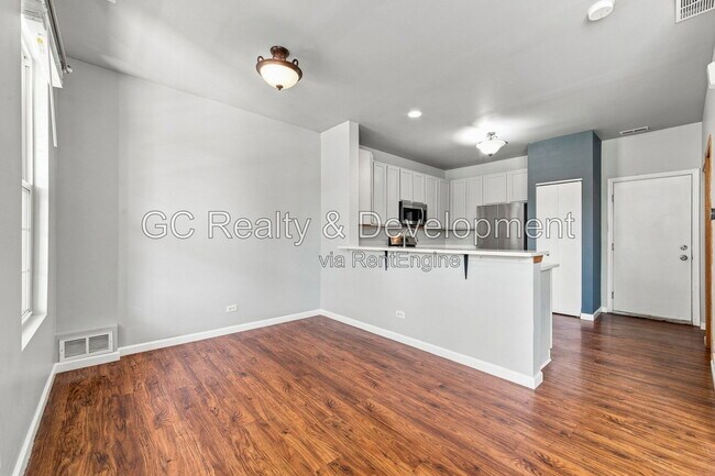 Building Photo - 203 Springbrook Trail S