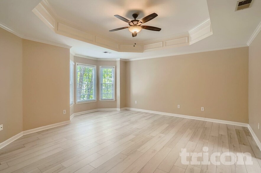 Building Photo - 2207 Lullwater Dr