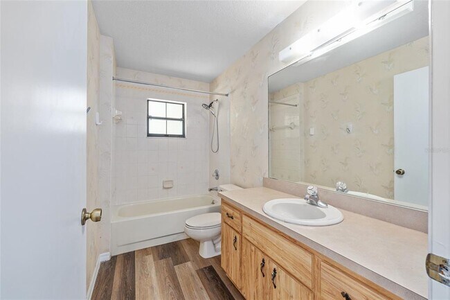 Building Photo - 6057 SE 39th Ave