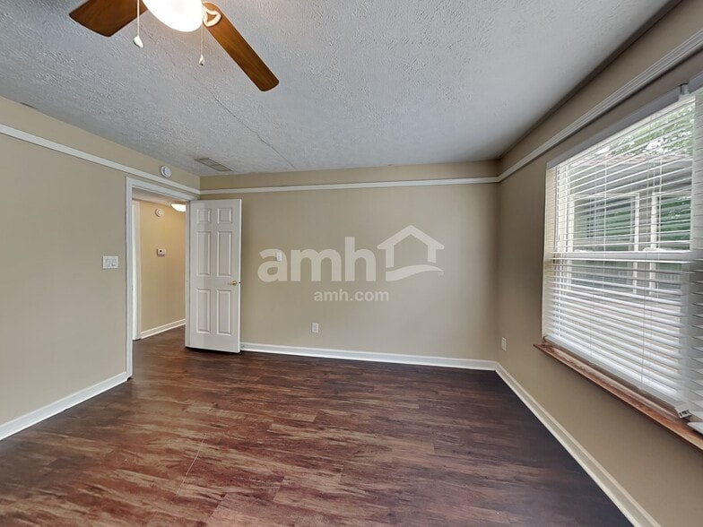 Building Photo - 10094 Plantana Blvd