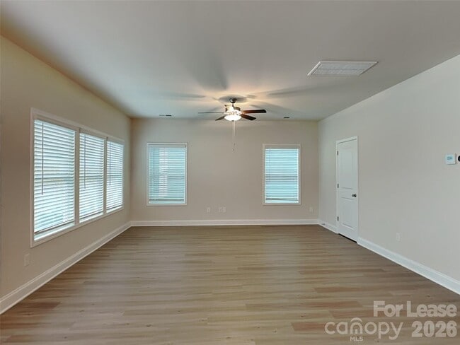 Building Photo - 115 Queenshall Rd