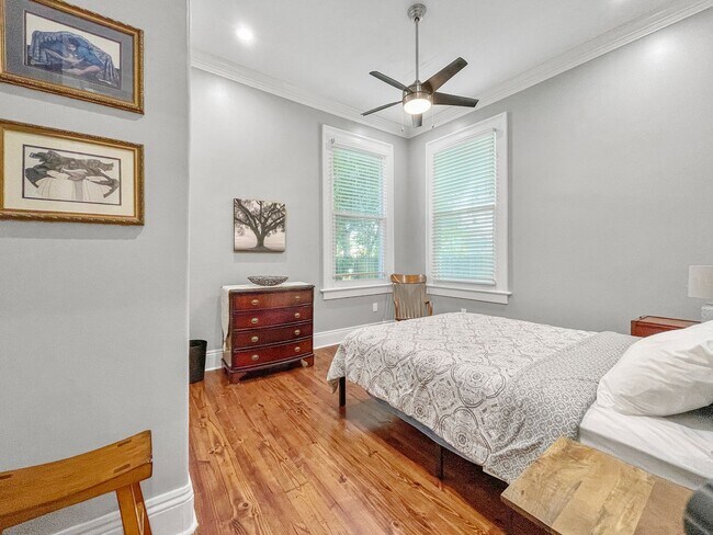 Building Photo - Well-Kept 2-Bedroom, 1-Bath Home in a Desi...