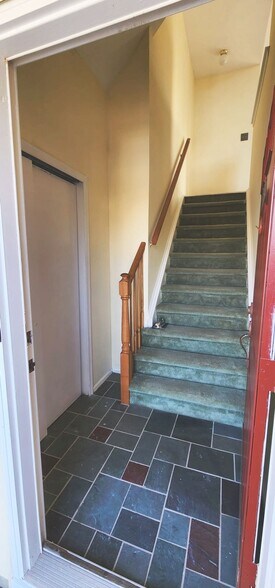 Building Photo - 1410 Pinhorn Dr
