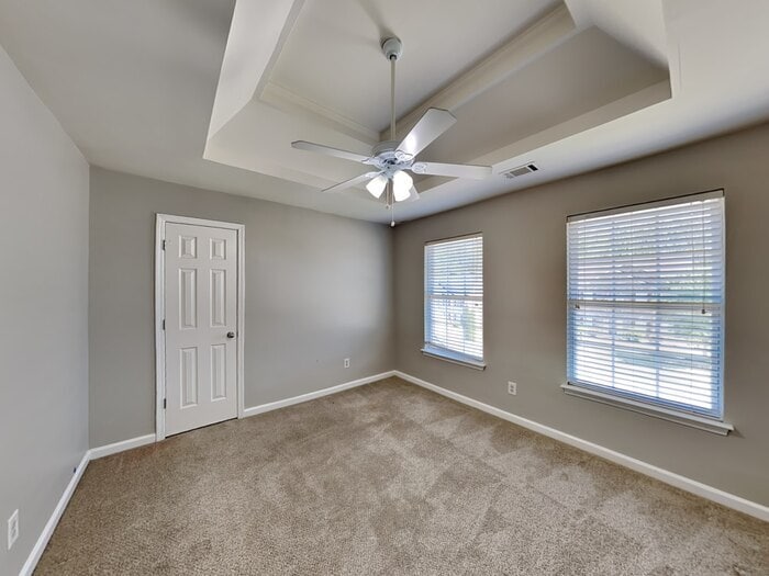 Building Photo - 6273 Selborn Dr SW