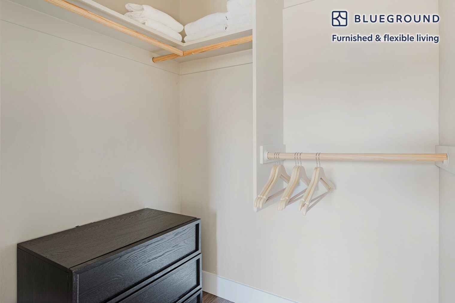 Building Photo - 644 Edgewater Blvd