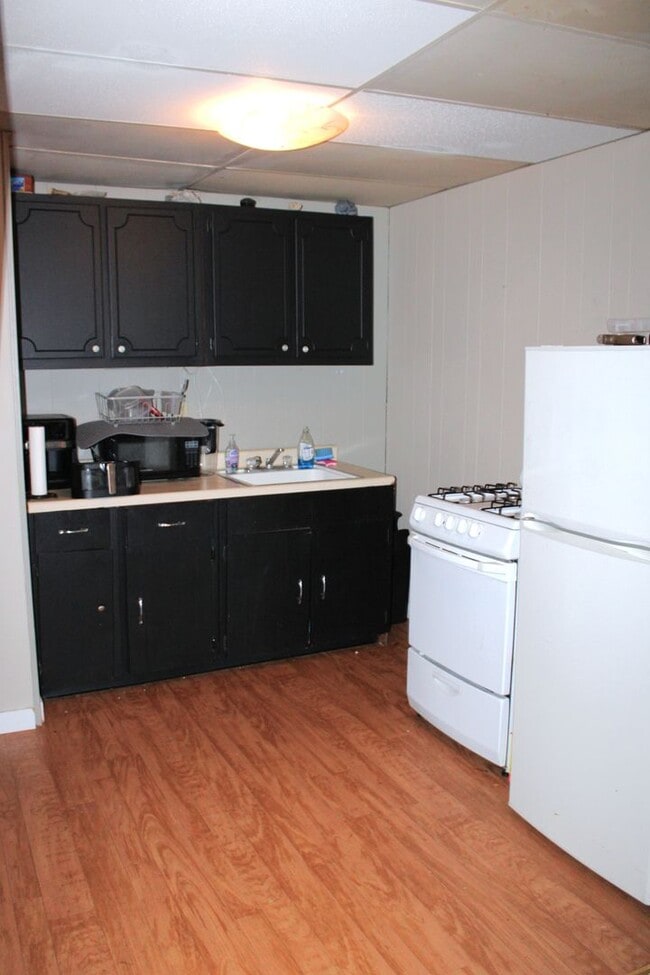 Building Photo - 967-971 Ch ADV RESIDENTIAL