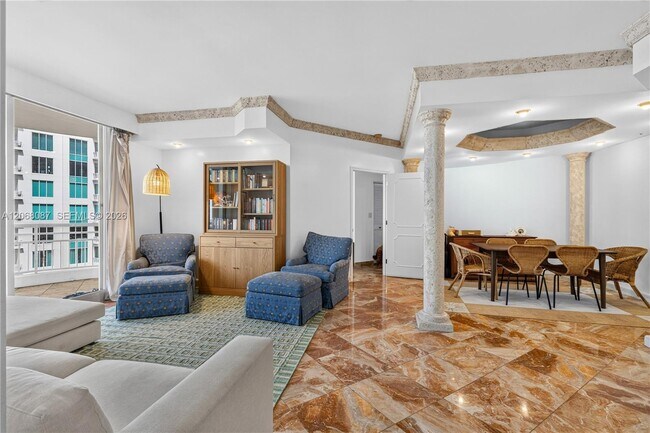 Building Photo - 888 Brickell Key Dr