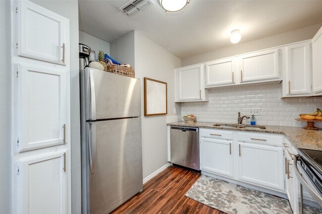 Building Photo - 1730 Timber Ridge Rd