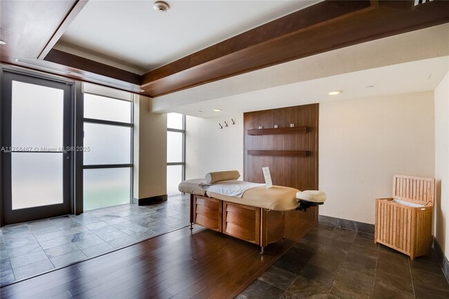 Building Photo - 5875 Collins Ave