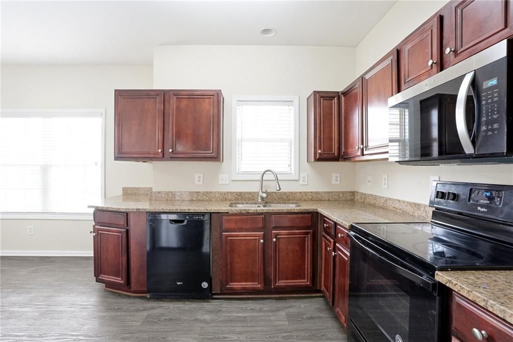 Building Photo - 2555 Flat Shoals Rd