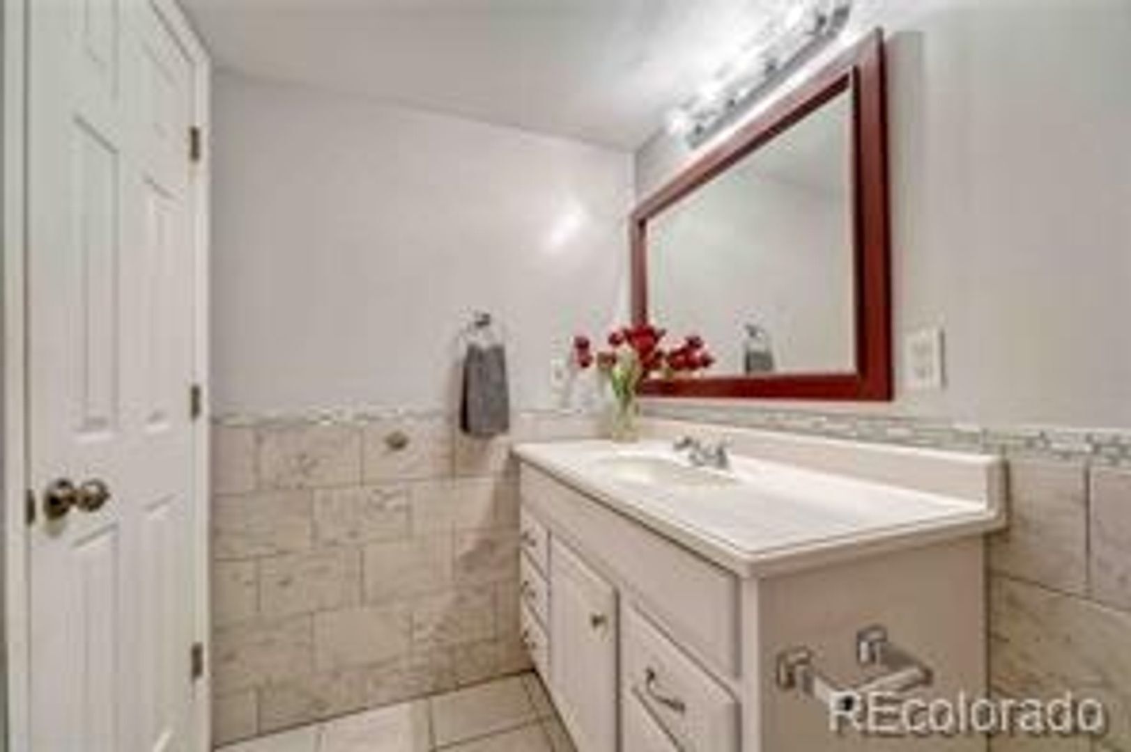 Building Photo - 381 S Ames St