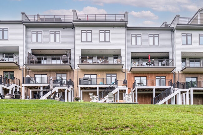 Building Photo - 1521 Ribbon Limestone Terrace SE