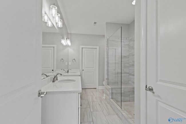 Building Photo - 1439 Cherokee Ridge Dr