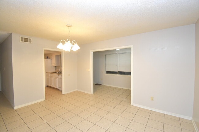 Building Photo - Charming West Pensacola Townhome – 2BR/2BA...