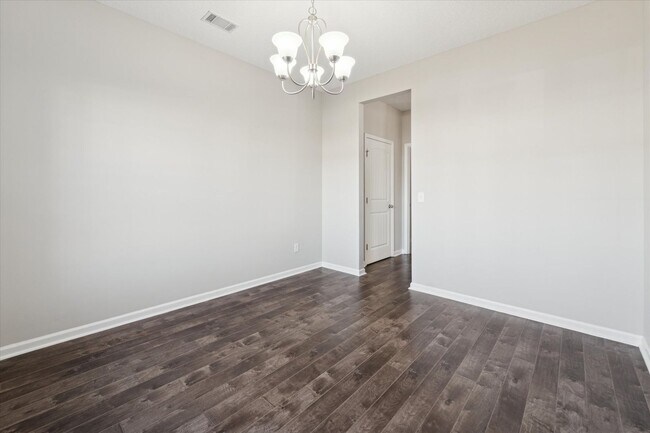 Building Photo - AVAILABLE NOW! (Pet Friendly)