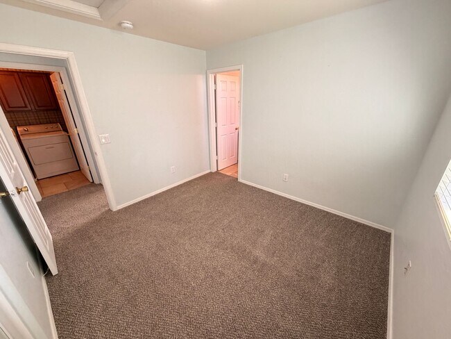 Building Photo - Two Story 3Bdm 2.5Ba Tolleson Home