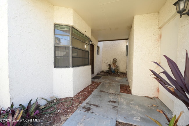 Building Photo - 145 Seawind Dr