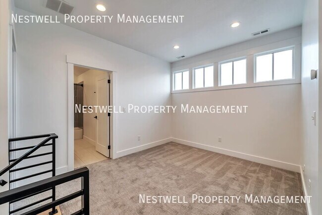 Building Photo - 10907 Paddle Board Way