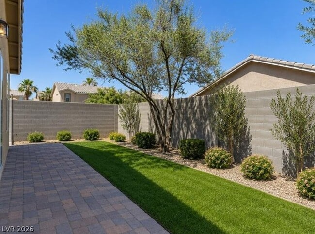 Building Photo - 2520 Bottle Palm Ct