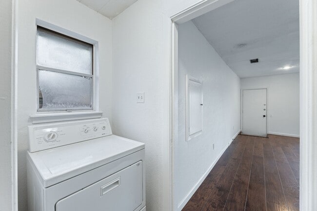 Building Photo - 2726 Blanton St