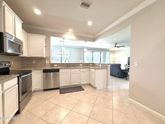 Building Photo - 13527 Montecito Pl