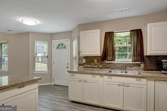 Building Photo - 1118 Quail Hunt Dr