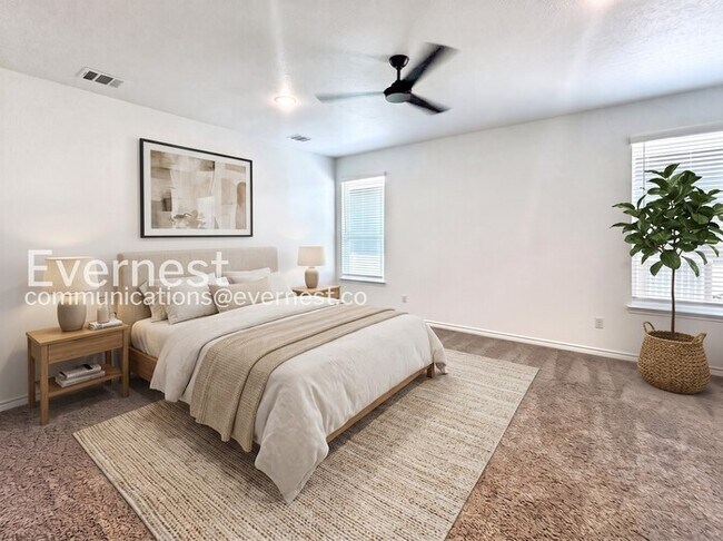 Building Photo - Limited Time Special Offer / 3 Bed, 2 Bath Home with Fenced Yard & Garage / Pet-Friendly / Availa...