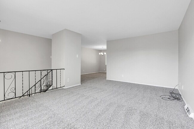 Building Photo - $2,600.00, 3-bed, 2.5-bath, located in Lak...