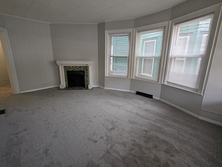 Building Photo - 576 Potomac Ave