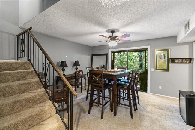 Building Photo - 26 Dogwood Cir