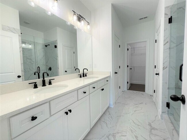 Building Photo - 6523 Beacon Dr