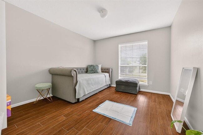 Building Photo - 11902 Oakbrook Dr