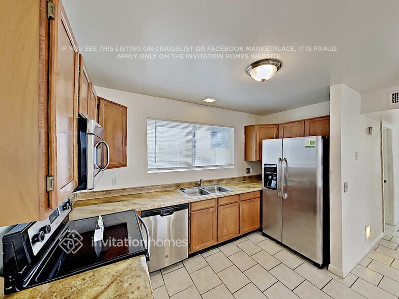 Building Photo - 4231 E Caballero Cir