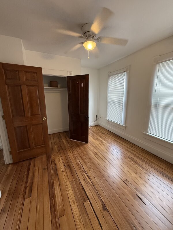 Building Photo - 458 E Sycamore St