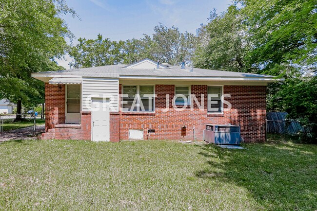 Building Photo - Charming 3 Bedroom in Columbus!