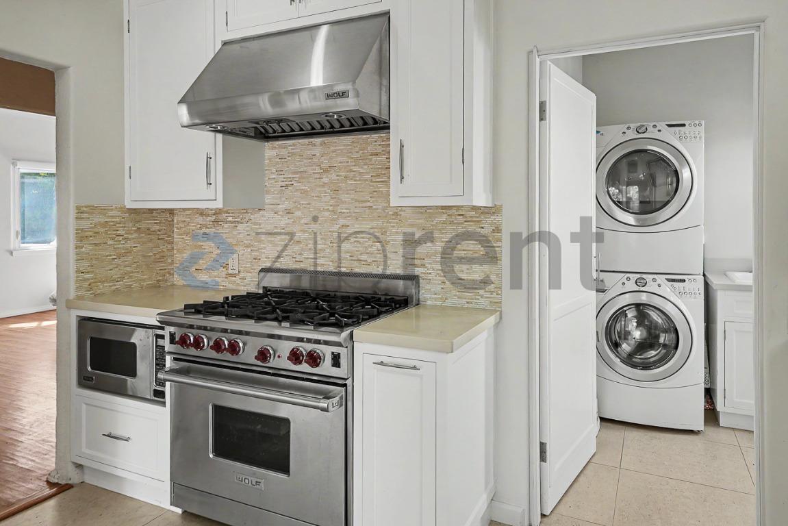 Building Photo - Unit