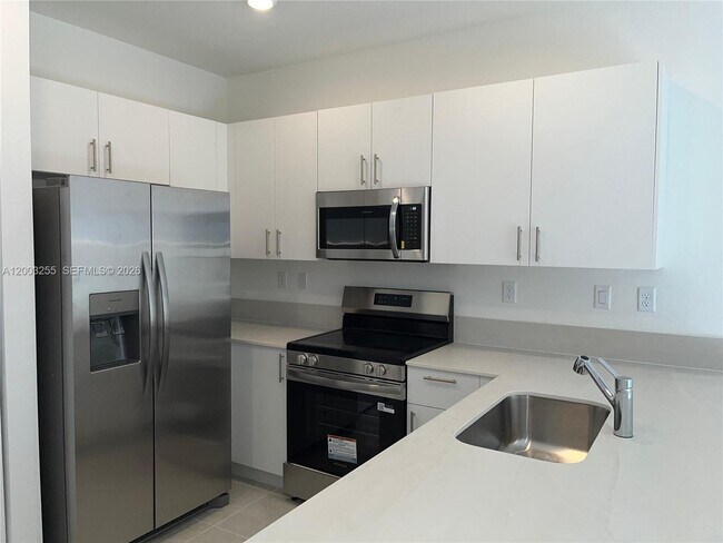 Building Photo - 2679 SE 25th Ter