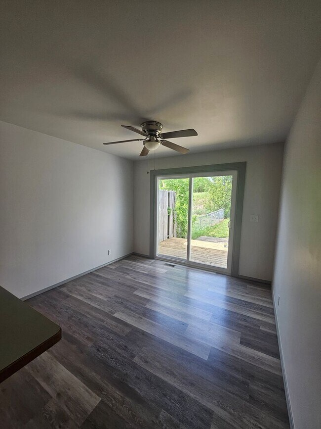 Building Photo - Yuma Duplex