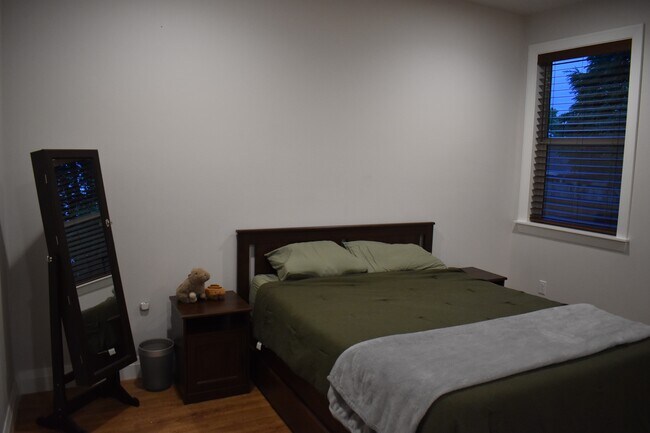 Building Photo - 12309 NE 113th Cir