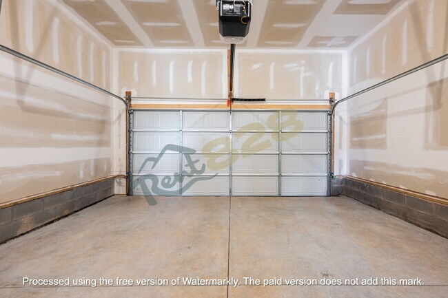 Building Photo - 96 Farmwood Ln