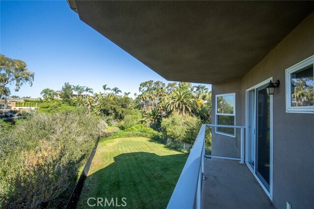 Building Photo - 214 Avenida Montalvo