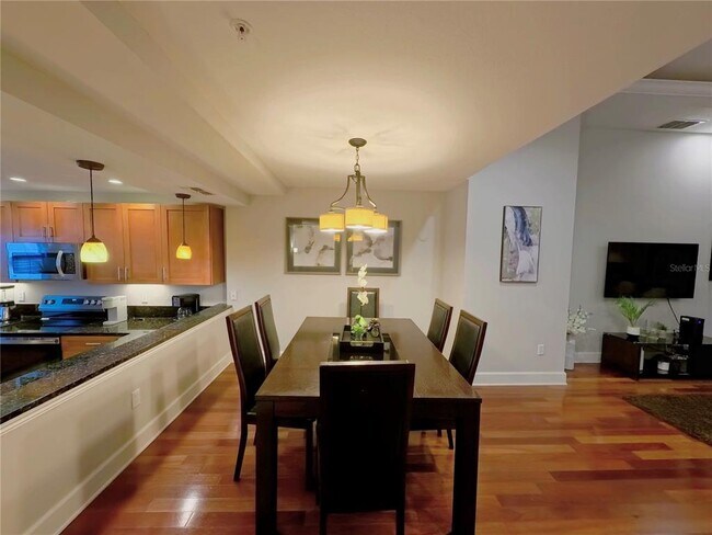 Building Photo - 14525 Damai Ln