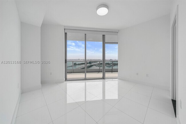 Building Photo - 900 Biscayne Blvd