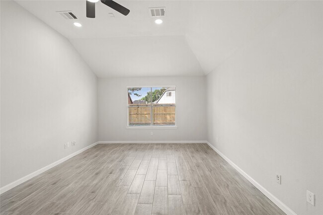 Building Photo - 19423 Misty Cove Dr