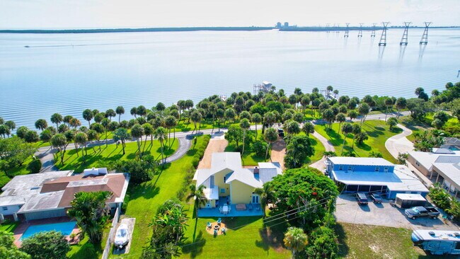 Building Photo - 7501 S Indian River Dr