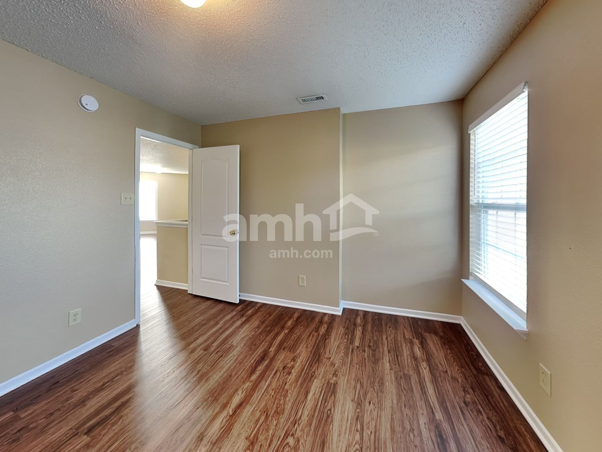 Building Photo - 15204 Clear St