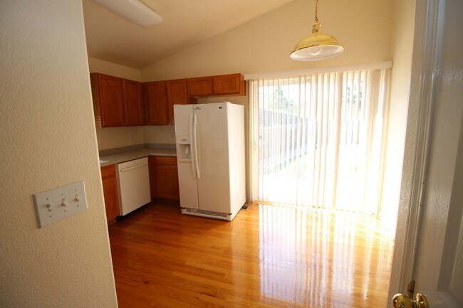 Building Photo - Amazing 5 bedroom home in Desirable Crown Hill Mesa on West Side of town